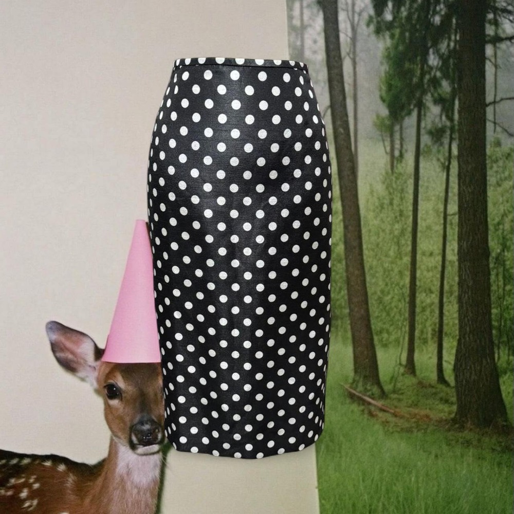 Vintage 2000s Silky polka dot midi skirt. Size 8